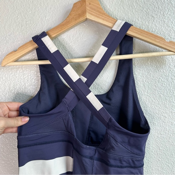 Lululemon Stuff Your Bra Tank II Workout Tank Top Blue White Stripe Women’s 6 - Picture 7 of 11